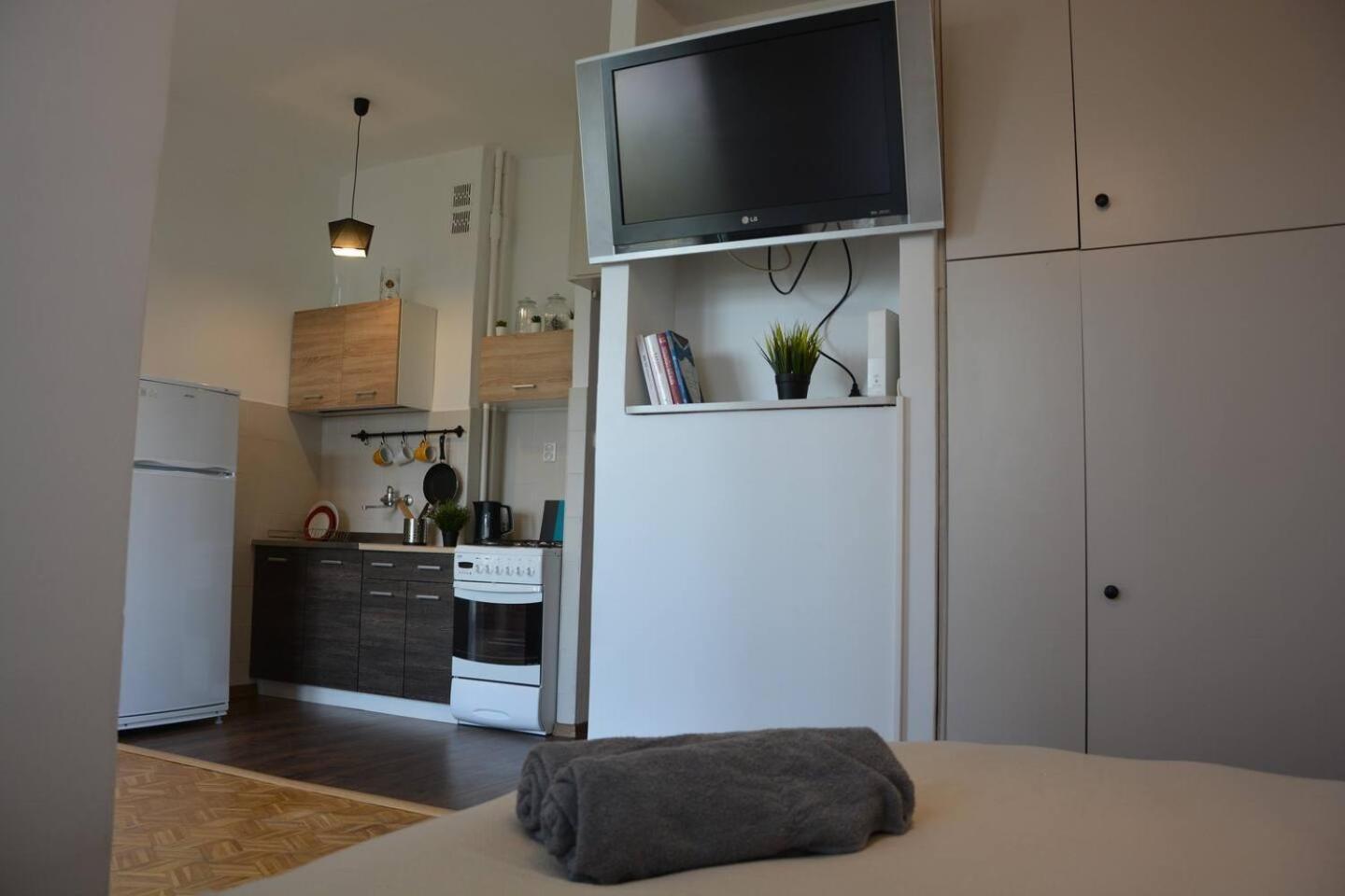 ורשה Ohmyhome - Sunny Apartment In City Center מראה חיצוני תמונה