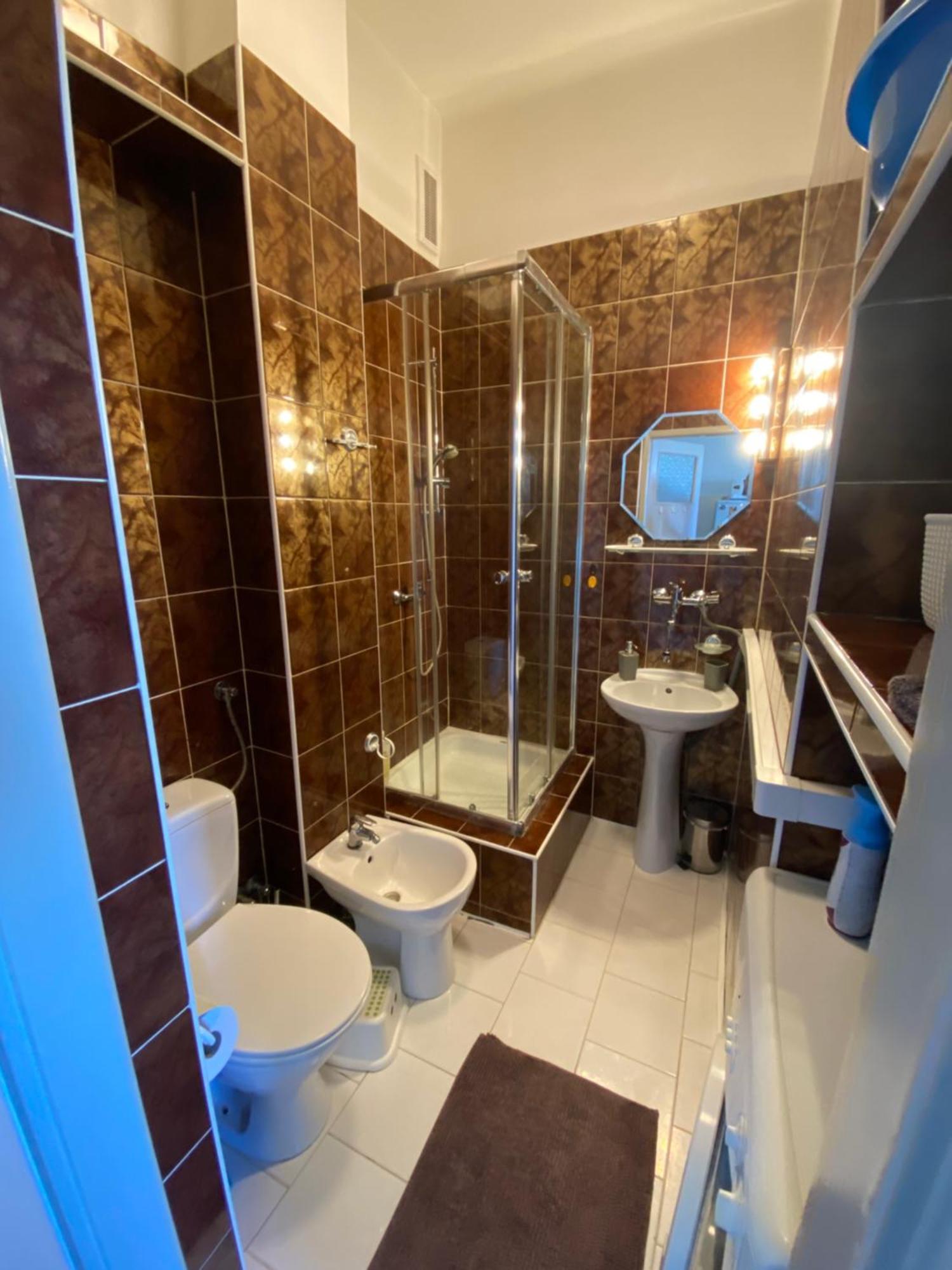 ורשה Ohmyhome - Sunny Apartment In City Center מראה חיצוני תמונה